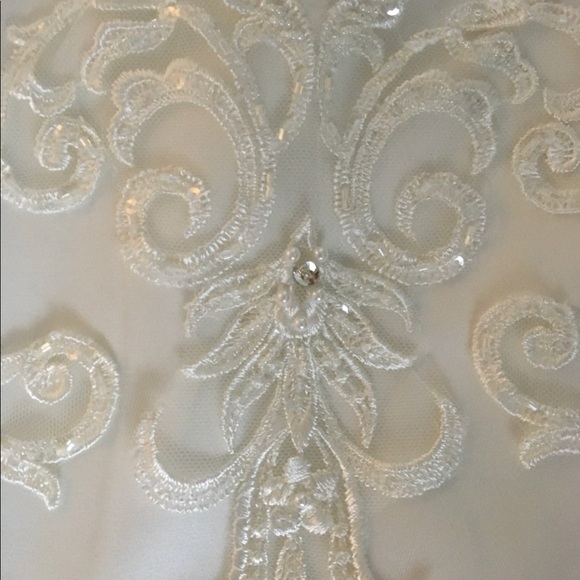 Wedding dress - Picture 4 of 4